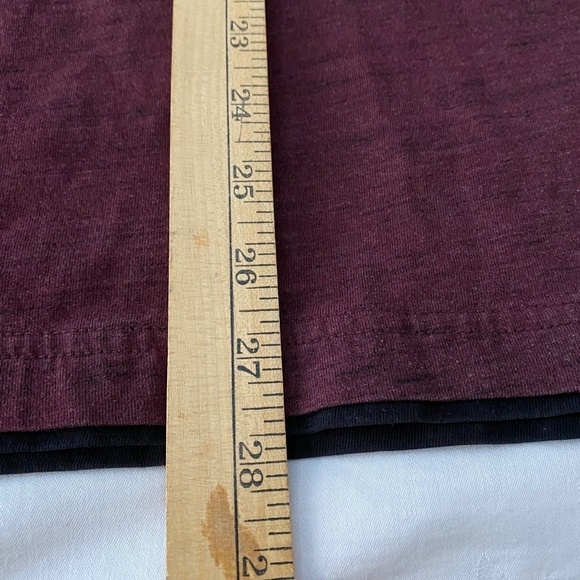 Guess Women's Burgundy Henley Short Sleeve T-shirt Size Large - Picture 8 of 9